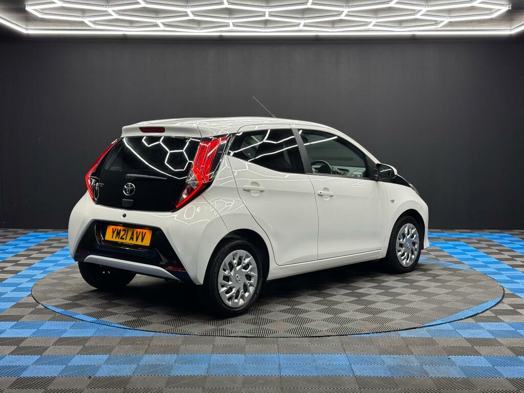 Toyota Aygo 1.0 Vvt-i X-play Euro 6 Safety Sense YM21AVV White #5