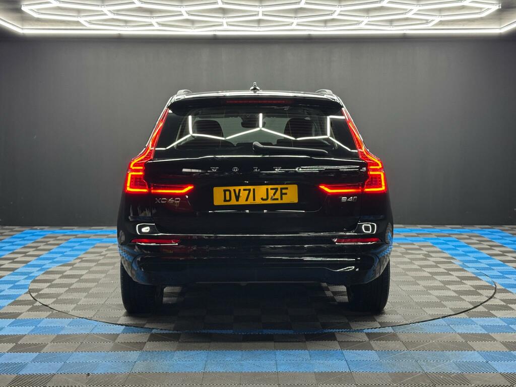 Volvo XC60 2.0 B4 Mhev Momentum Awd Euro 6 Ss DV71JZF Black #6