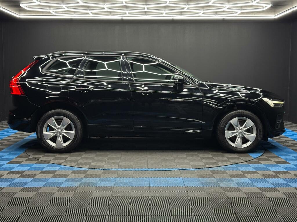 Volvo XC60 2.0 B4 Mhev Momentum Awd Euro 6 Ss DV71JZF Black #4