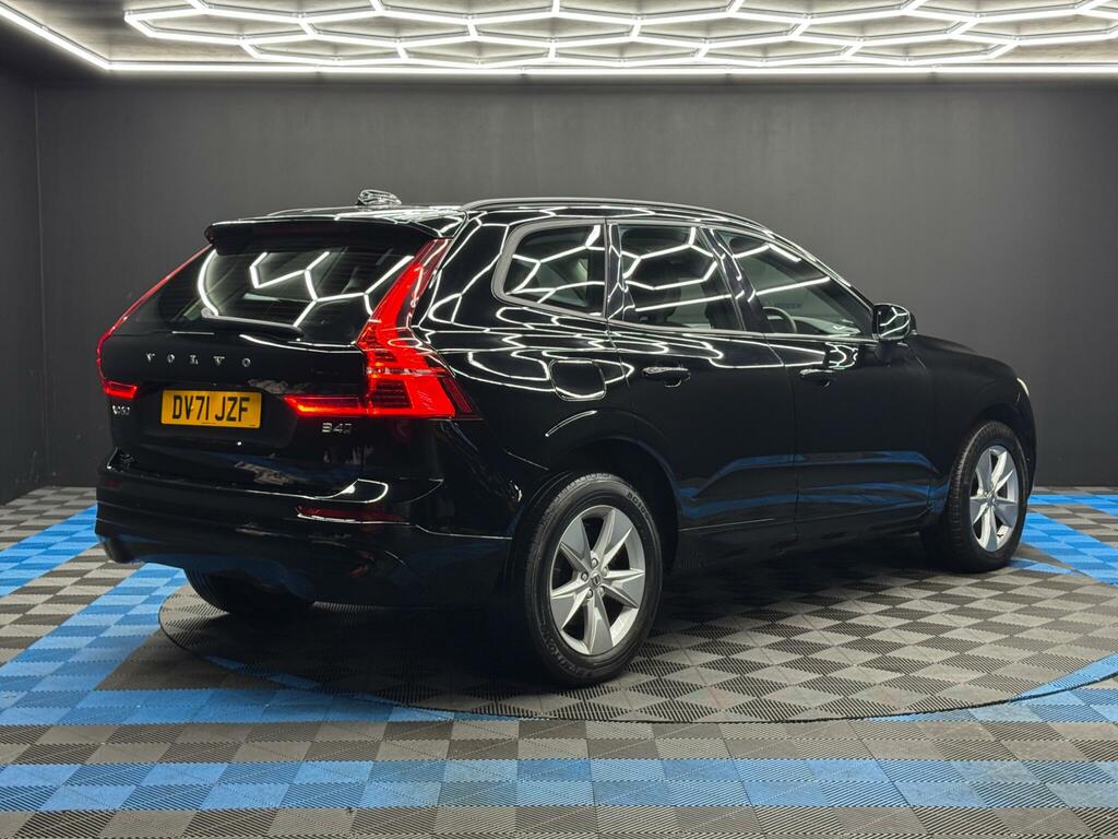 Volvo XC60 2.0 B4 Mhev Momentum Awd Euro 6 Ss DV71JZF Black #5