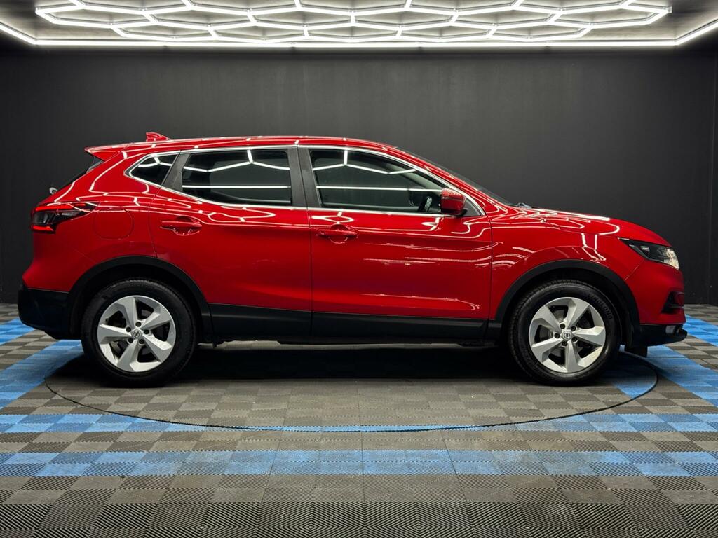 Nissan Qashqai 1.5 Dci Acenta Premium Euro 6 Ss DT68RZF Red #4
