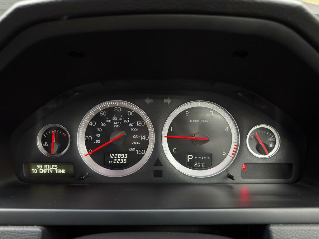 Volvo XC90 2.4 D5 Executive Awd 200 Bhp Black #23