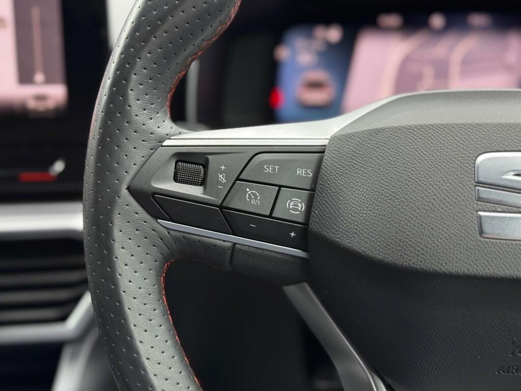 Seat Leon 1.5 Tsi Evo Fr Sport 129 Bhp White #20