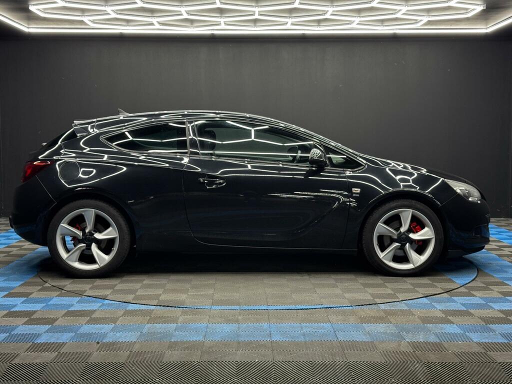 Vauxhall Astra GTC 2.0 Cdti Sri Euro 5 Ss Black #4