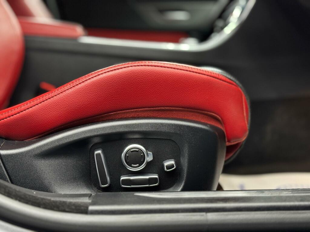 Jaguar XF Black #42