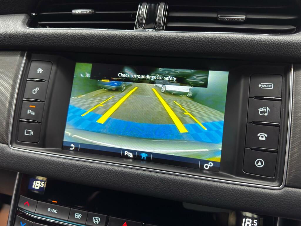 Jaguar XF Black #34