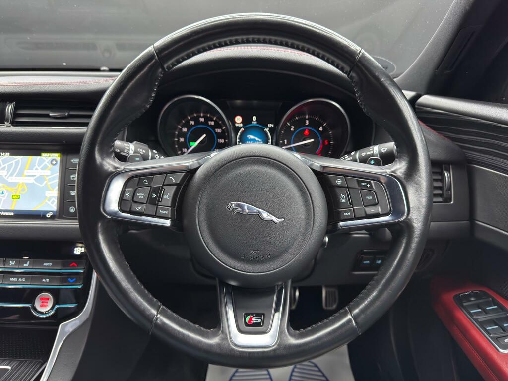 Jaguar XF Black #19