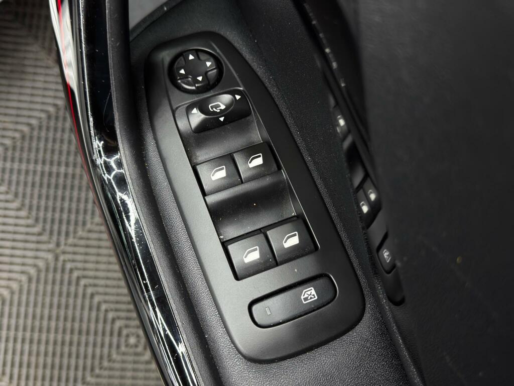 Peugeot 208 Active Grey #40