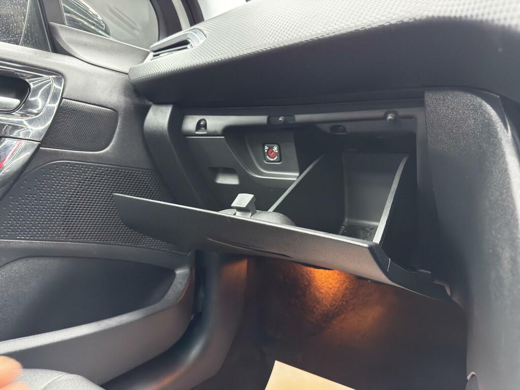 Peugeot 208 Active Grey #37