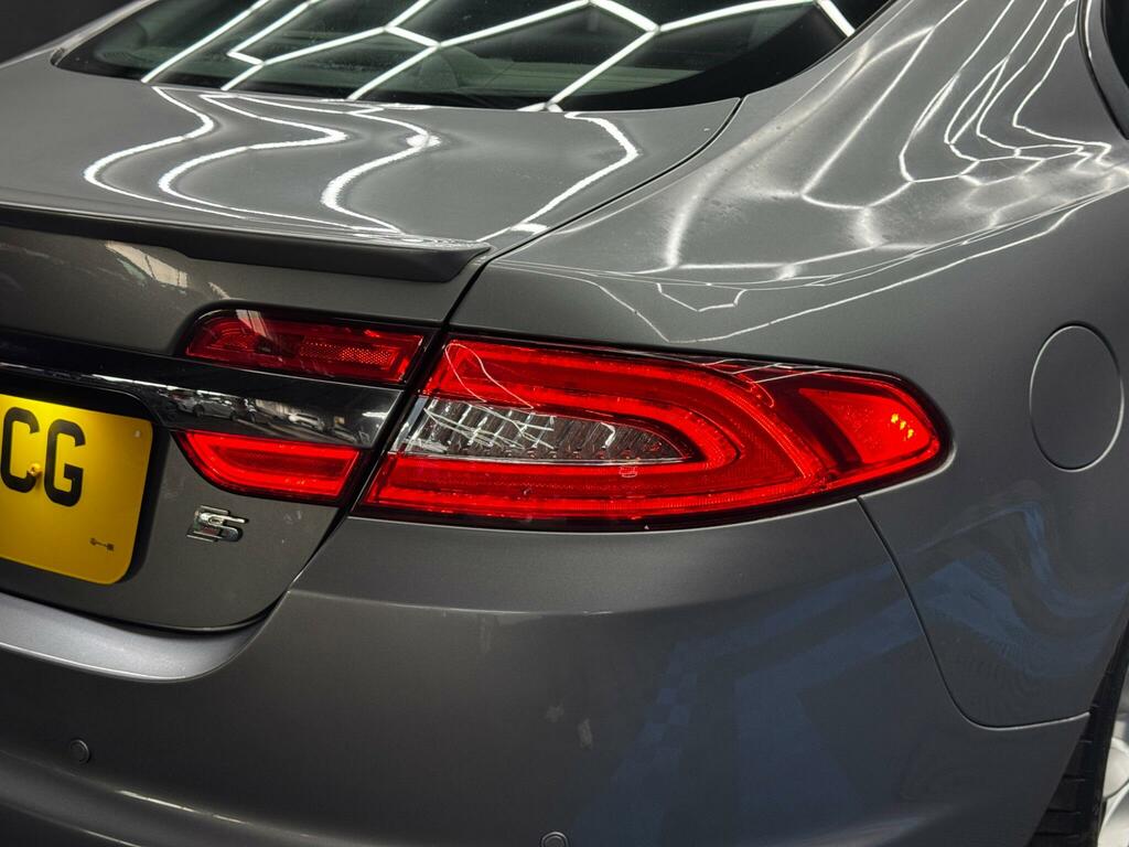 Jaguar XF D Luxury White #45