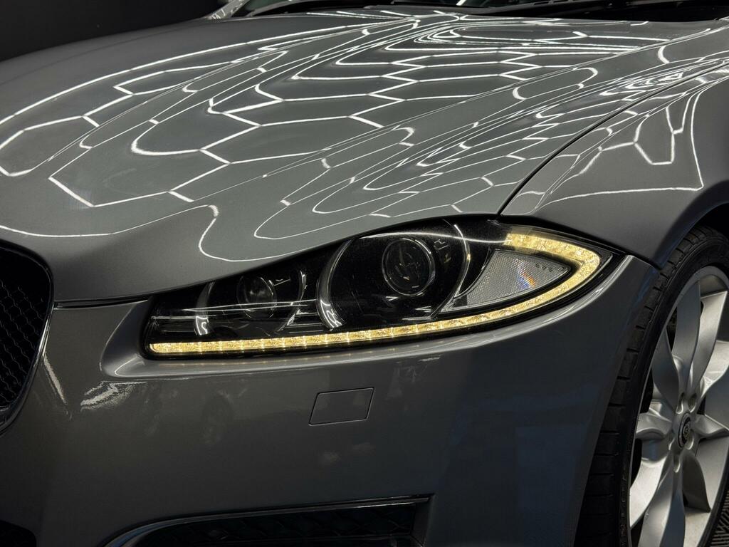 Jaguar XF D Luxury White #47