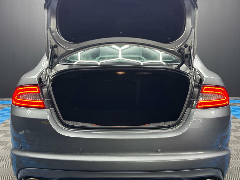 Jaguar XF D Luxury White #38