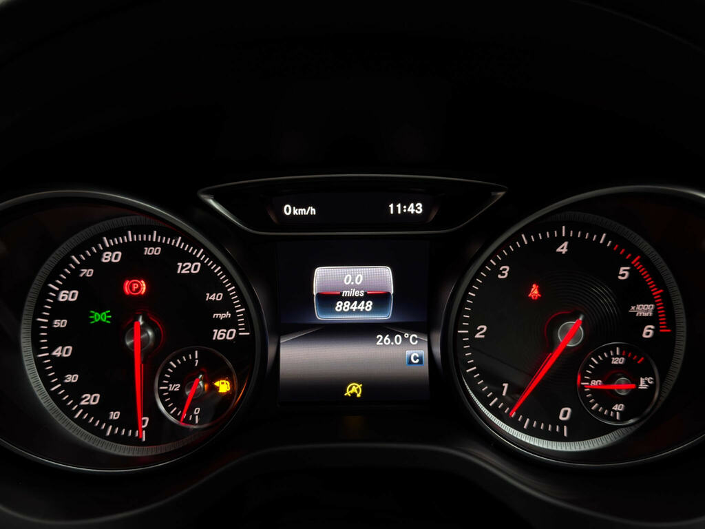 Mercedes-Benz GLA Class Ml250 Amg Sport Bluetec White #23