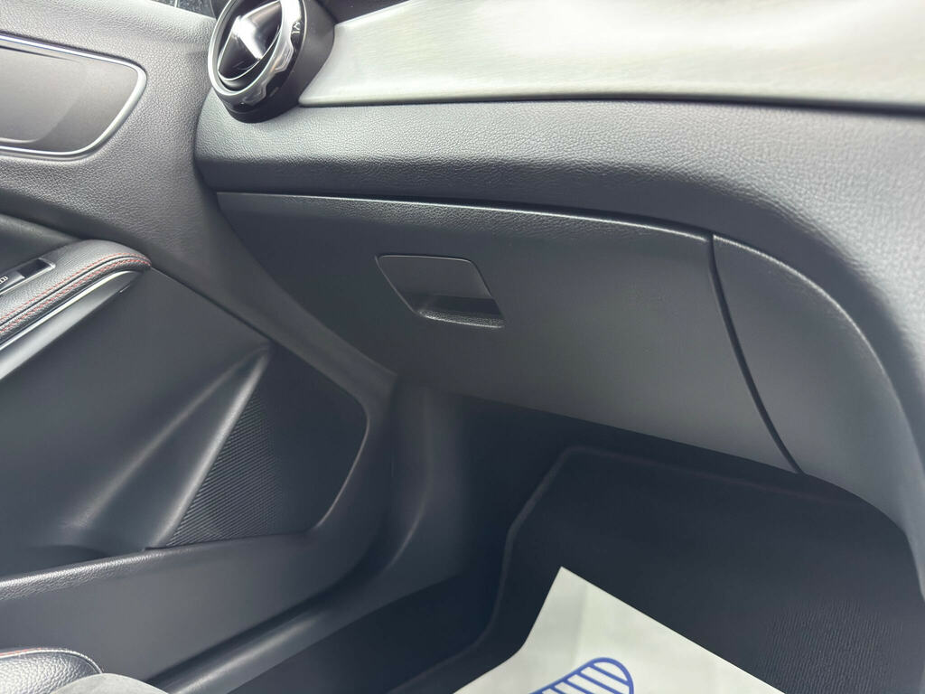 Mercedes-Benz GLA Class Ml250 Amg Sport Bluetec White #36