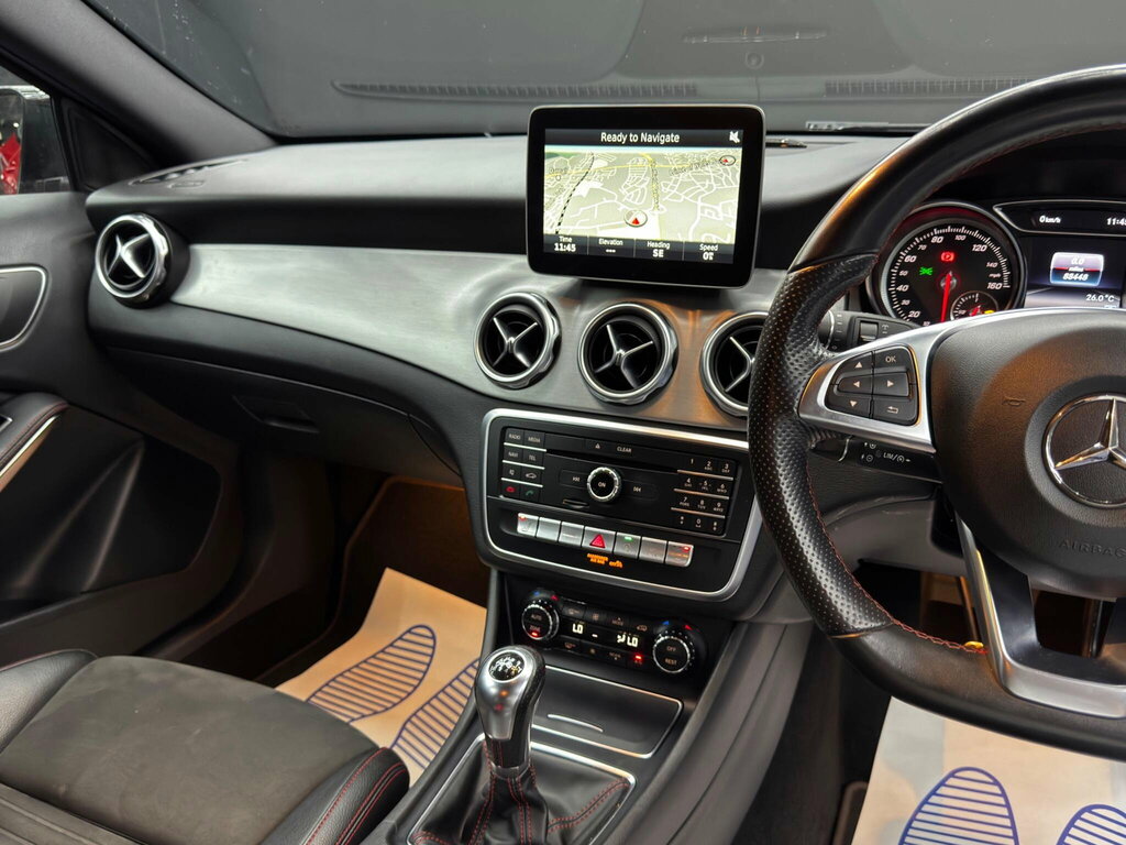 Mercedes-Benz GLA Class Ml250 Amg Sport Bluetec White #24