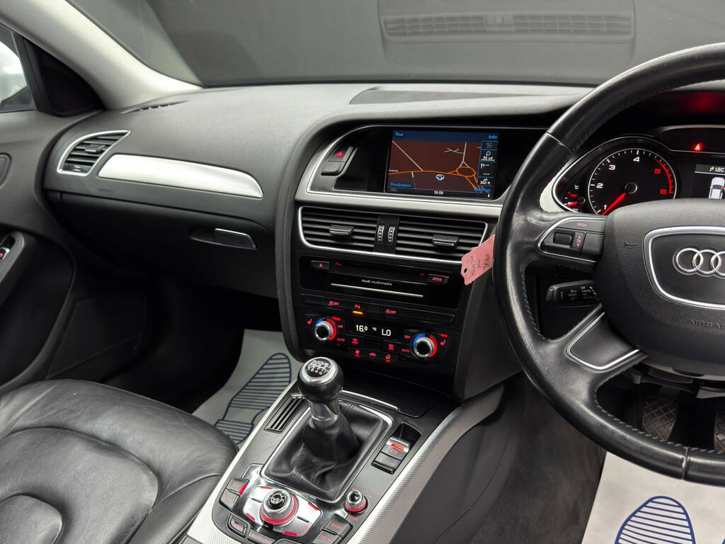 Audi A4 Saloon 2.0 Tdi Black Edition 201414 White #24