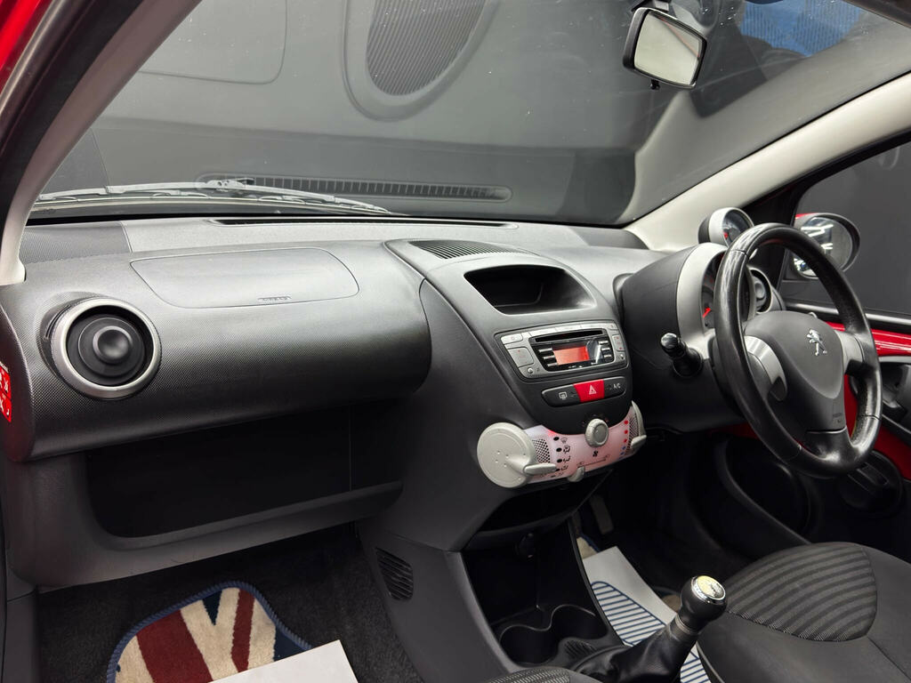Peugeot 107  Black #11