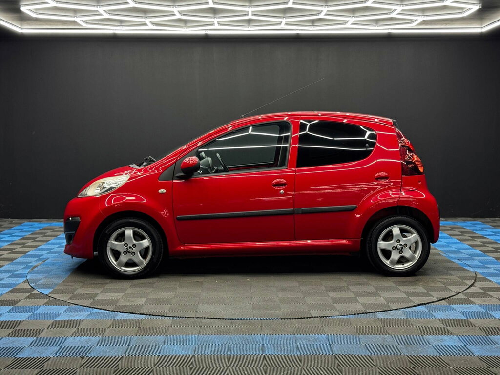 Peugeot 107  Black #8