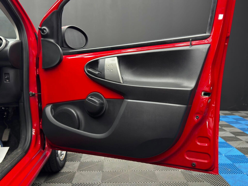 Peugeot 107  Black #29