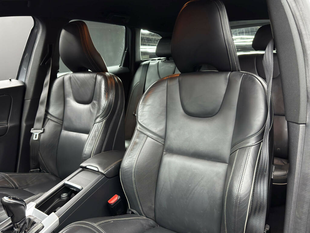 Volvo XC60  Black #13