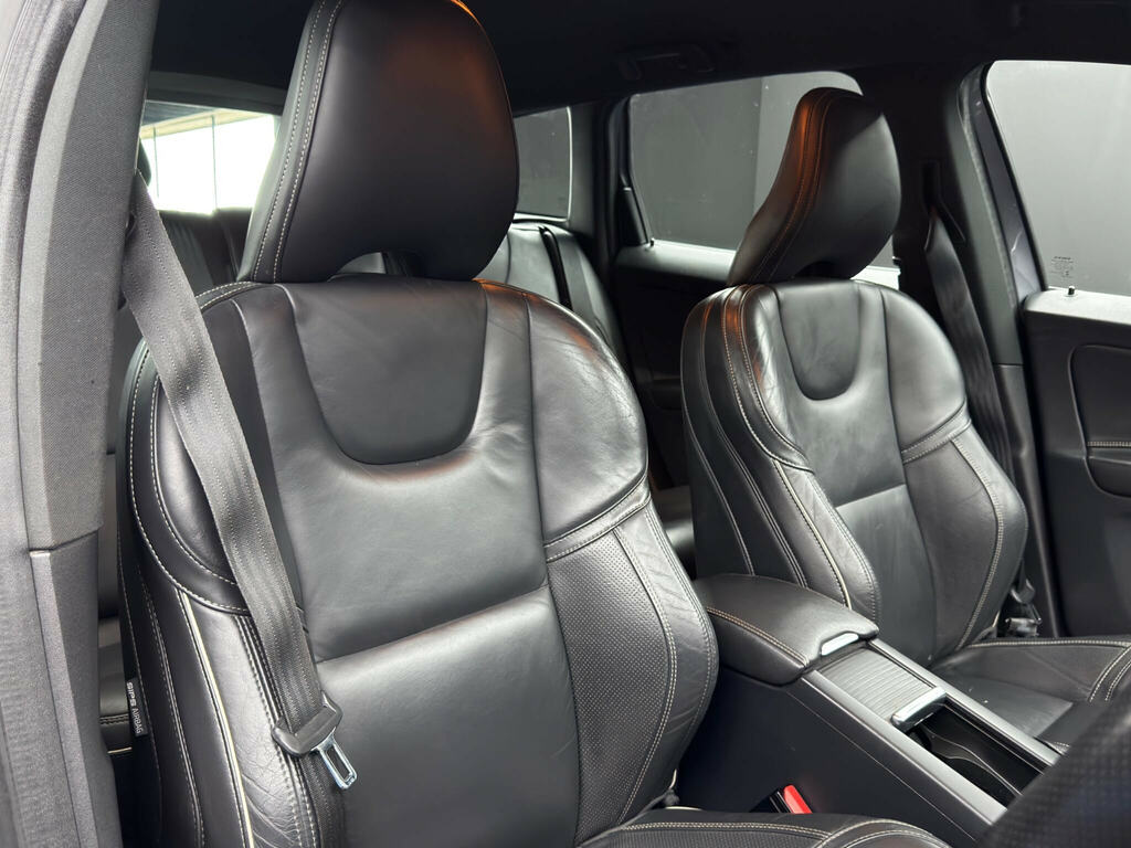 Volvo XC60  Black #11