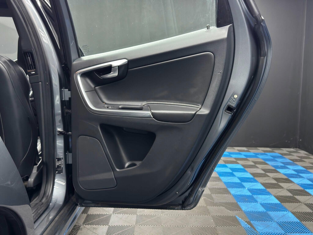 Volvo XC60  Black #40