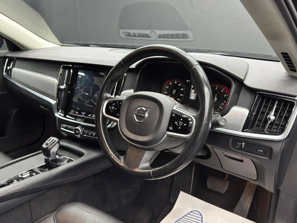 Volvo V90 R Design Plus Black #9