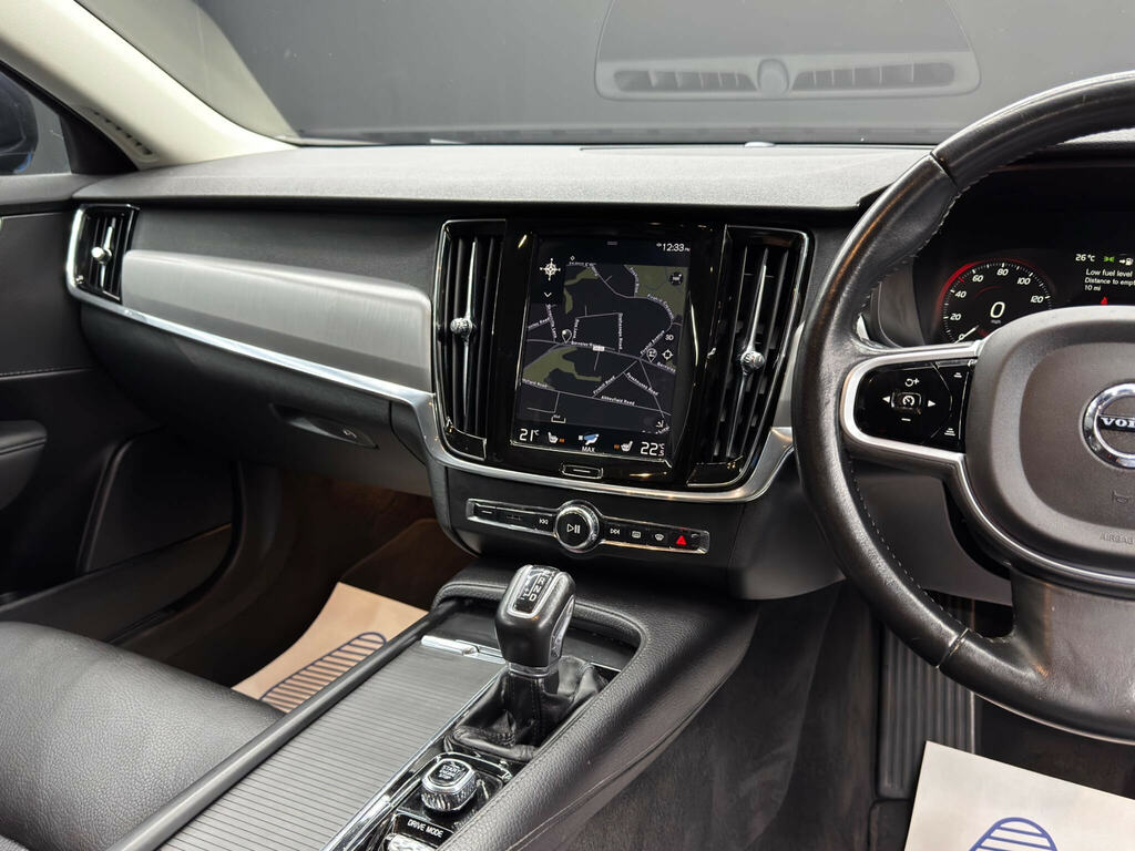 Volvo V90 R Design Plus Black #23