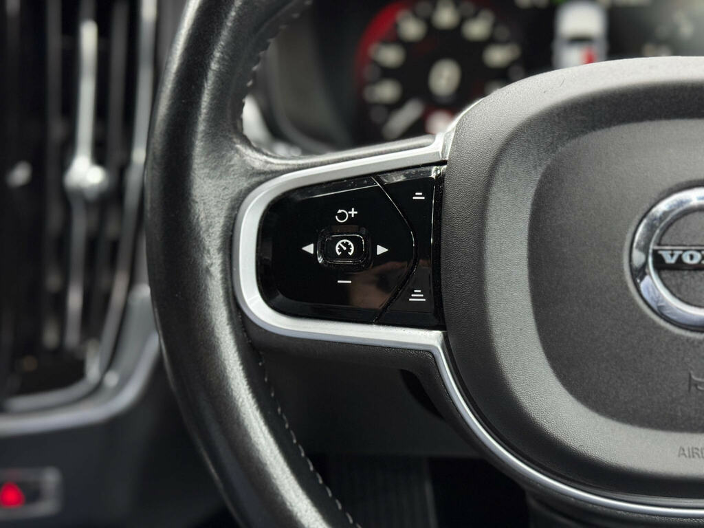 Volvo V90 R Design Plus Black #20