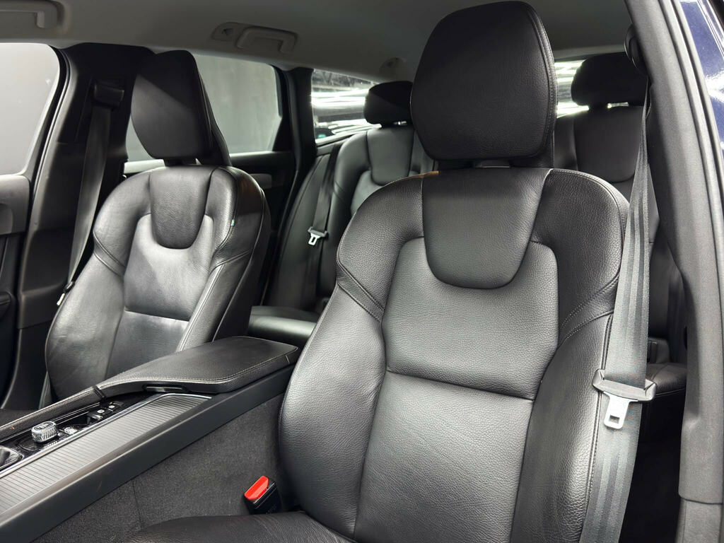 Volvo V90 R Design Plus Black #14