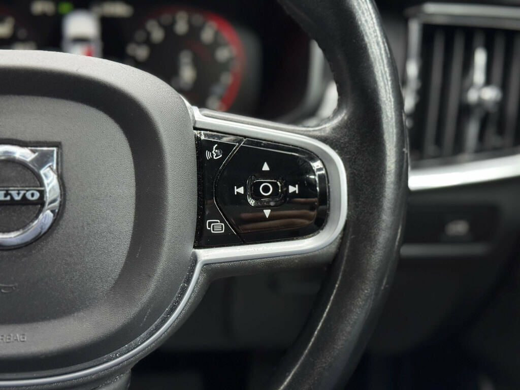 Volvo V90 R Design Plus Black #21