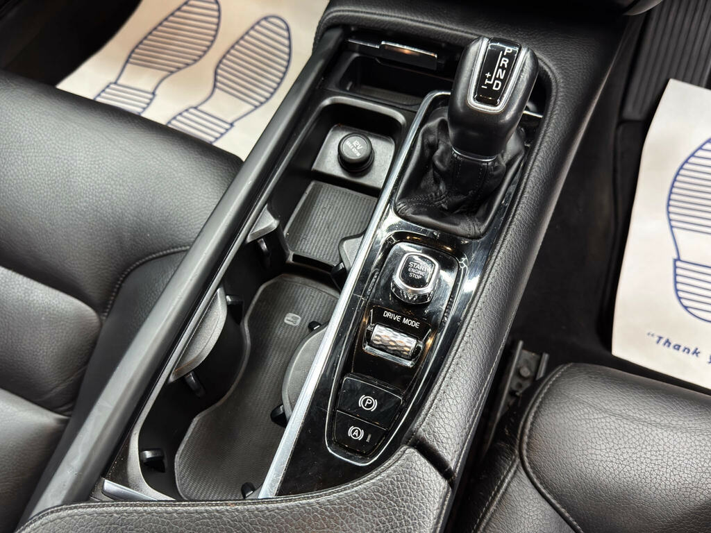 Volvo V90 R Design Plus Black #25