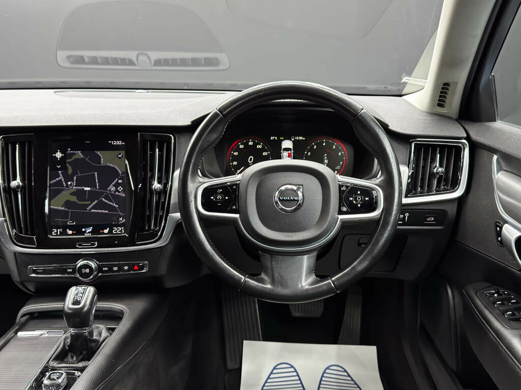 Volvo V90 R Design Plus Black #18