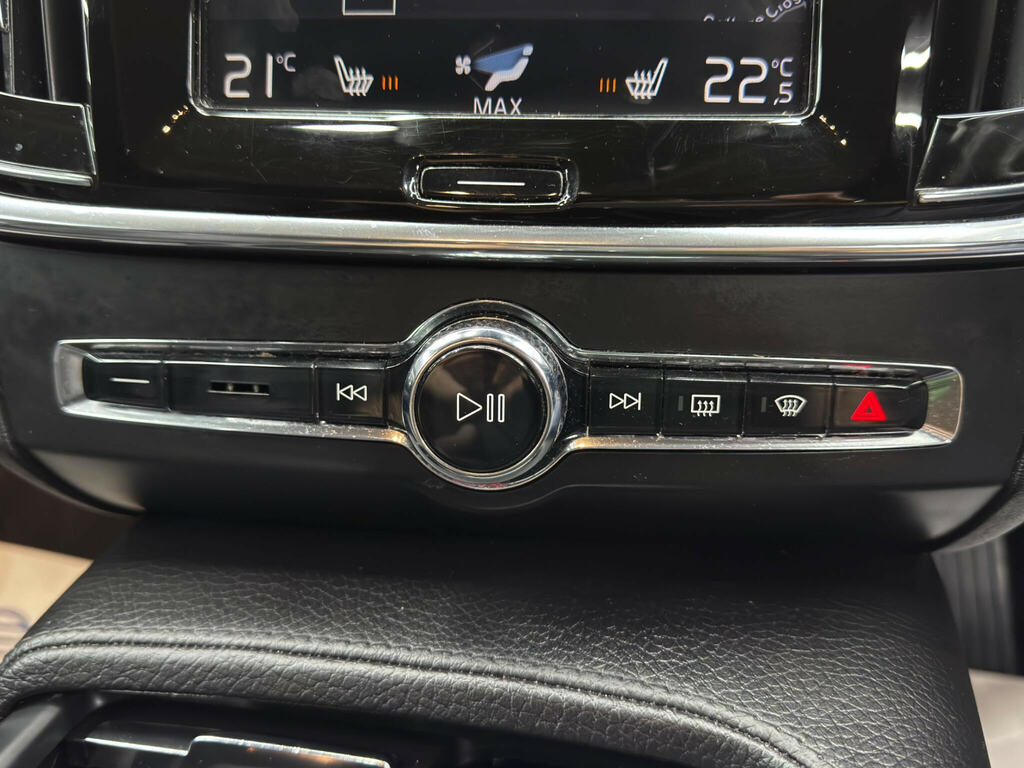Volvo V90 R Design Plus Black #28