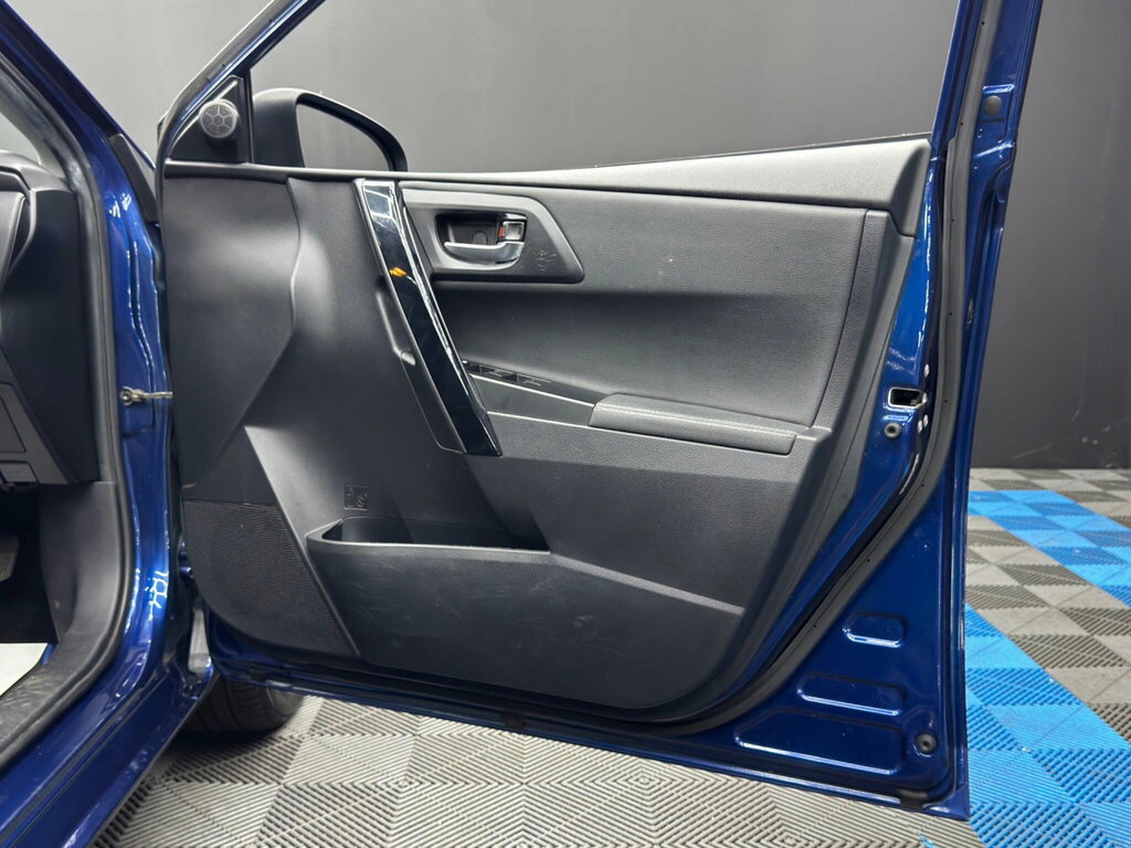 Toyota Auris 1.8L Excel Blue #35