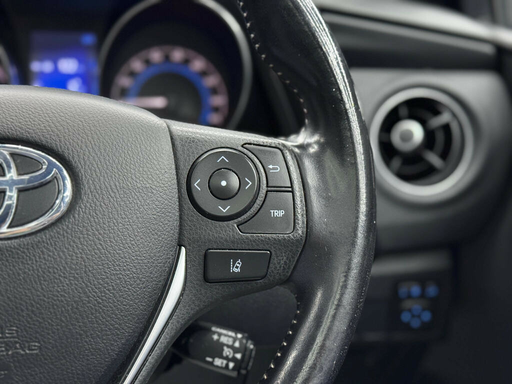 Toyota Auris 1.8L Excel Blue #19
