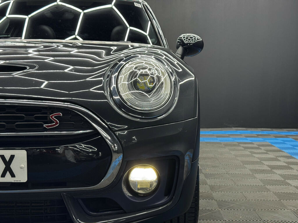 Mini Clubman Cooper Red #49