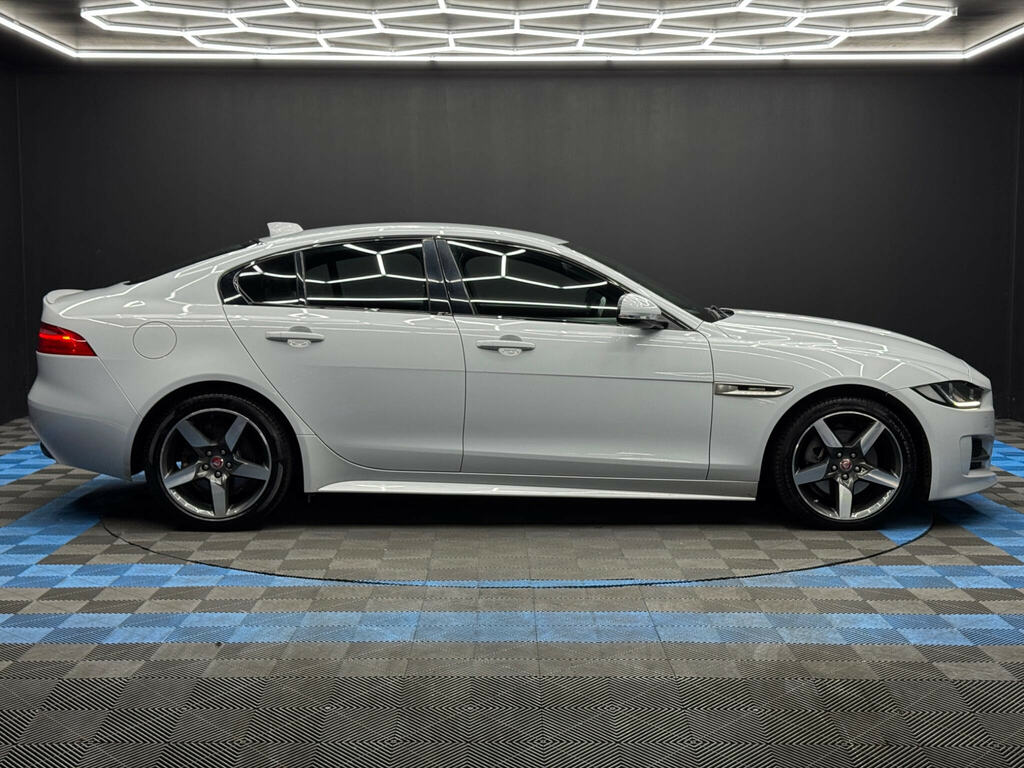 Jaguar XE 2.0D R-sport Euro 6 Ss White #4