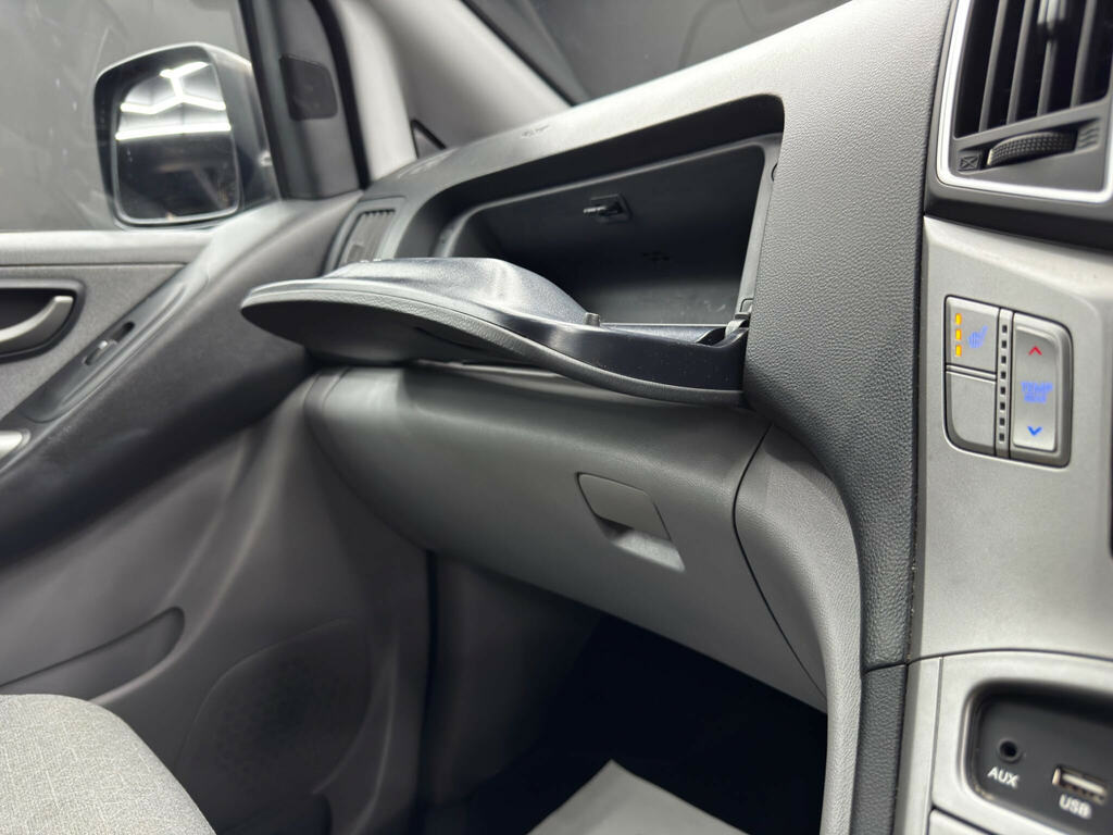 Hyundai I800 2.5 Crdi Se Nav 134 Bhp Silver #32