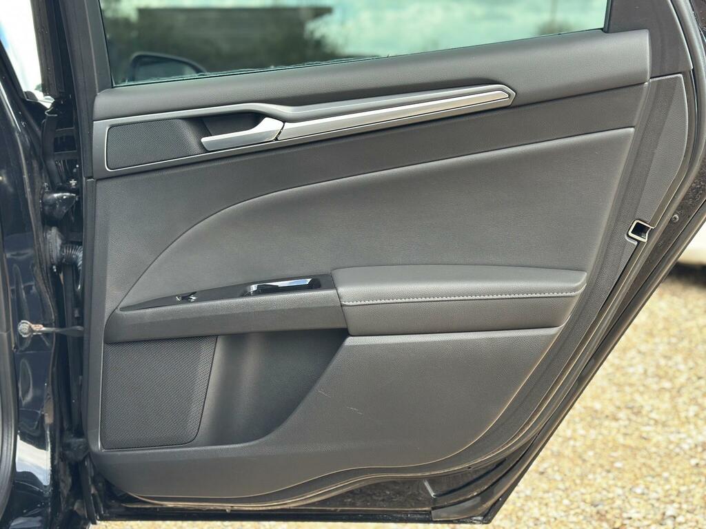 Ford Mondeo Titanium Blue #29