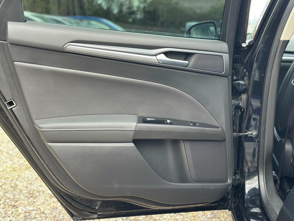 Ford Mondeo Titanium Blue #28