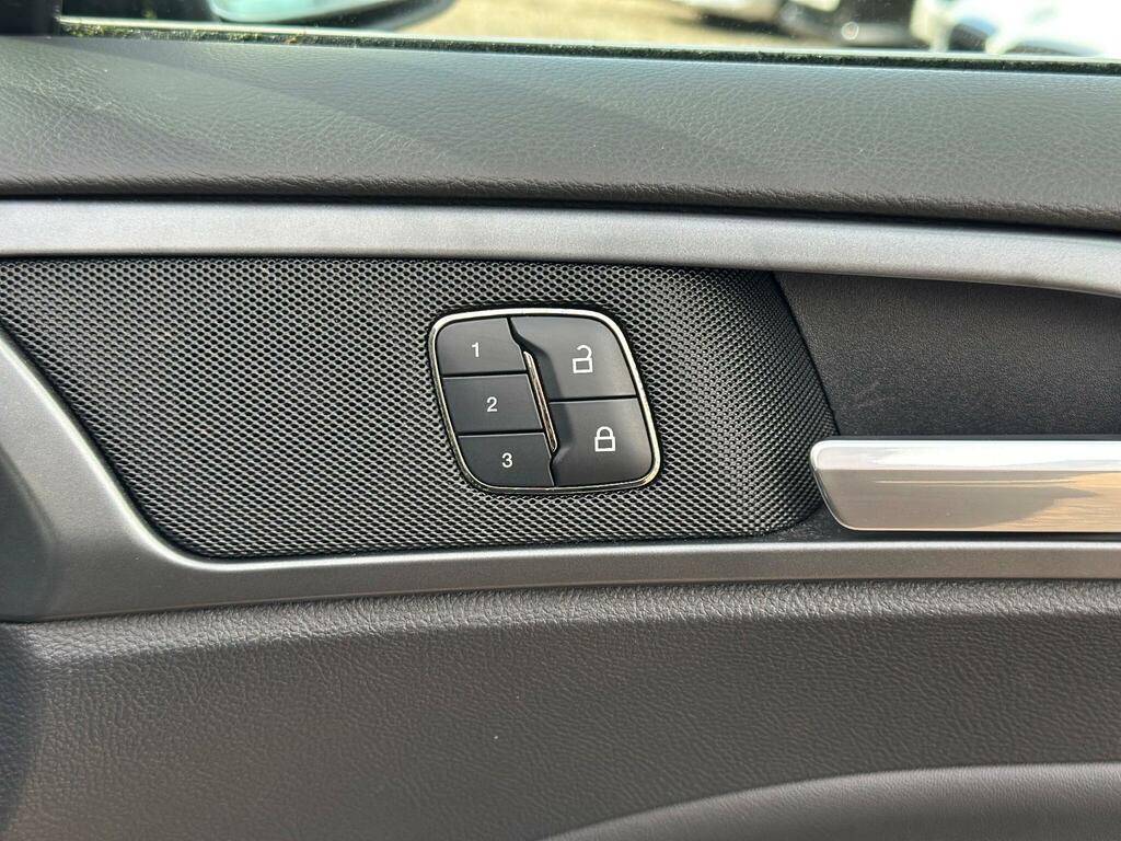 Ford Mondeo Titanium Blue #18