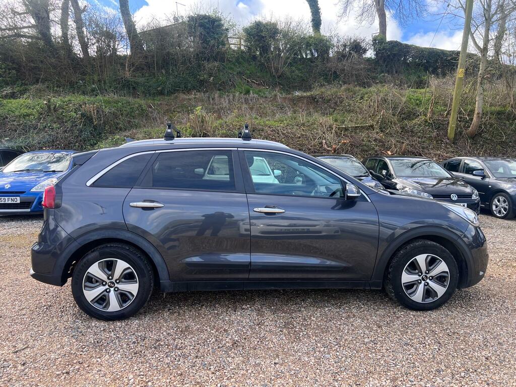 Kia Niro Black #7