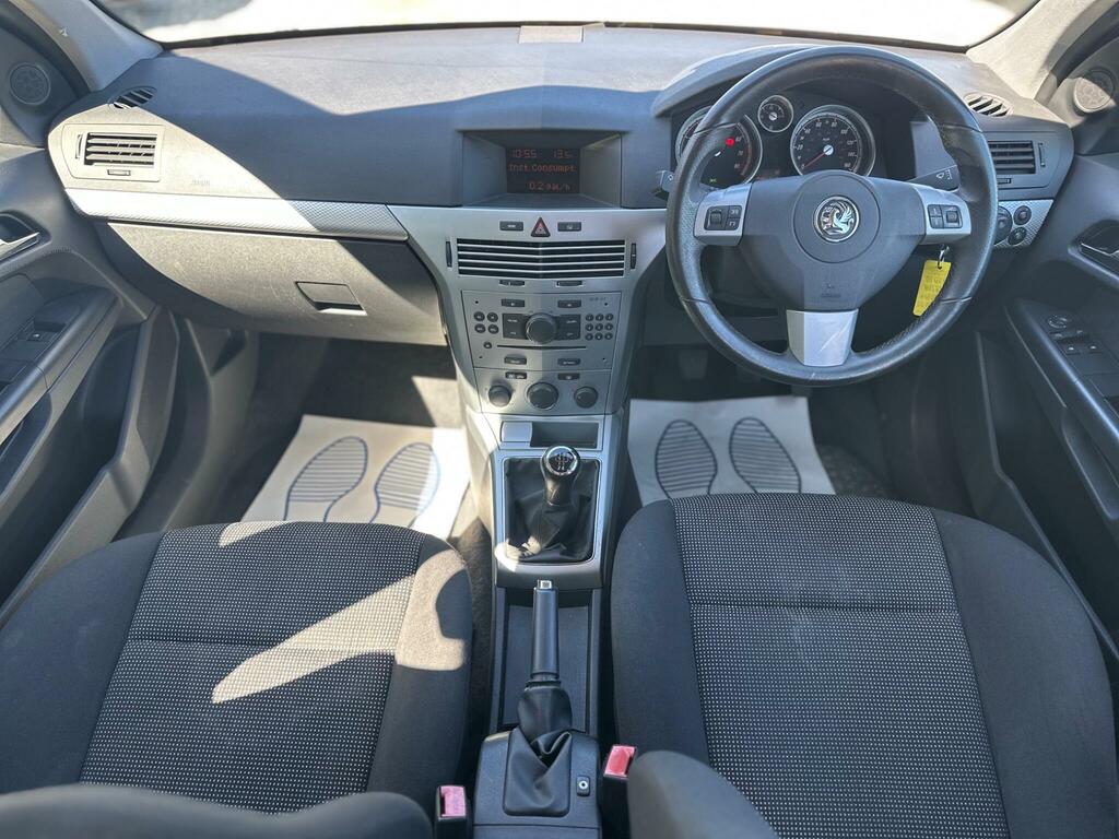 Vauxhall Astra 1.6 Exclusive - Blue #17