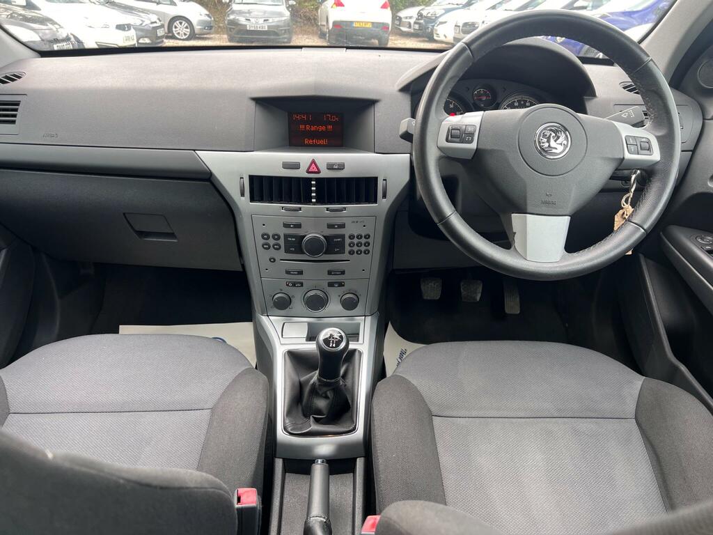 Vauxhall Astra Exclusiv Black #13