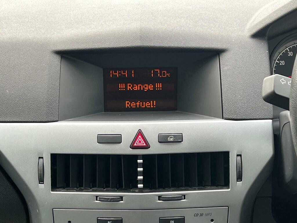 Vauxhall Astra Exclusiv Black #23