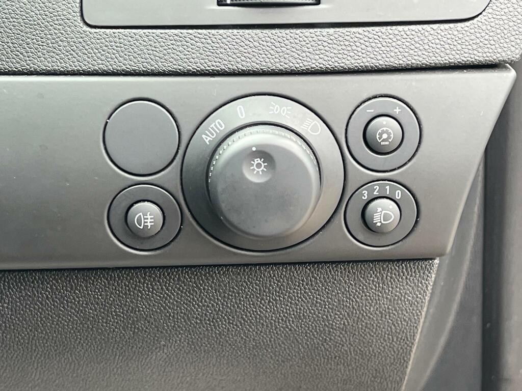 Vauxhall Astra Exclusiv Black #27