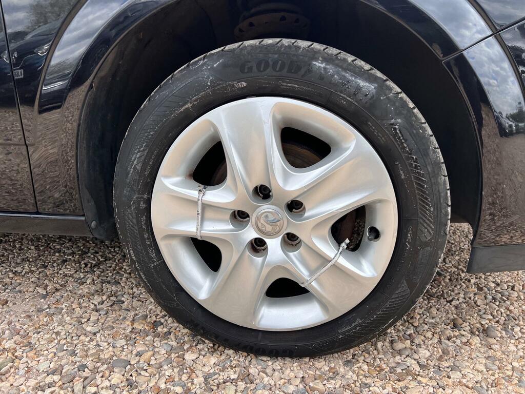 Vauxhall Astra Exclusiv Black #41