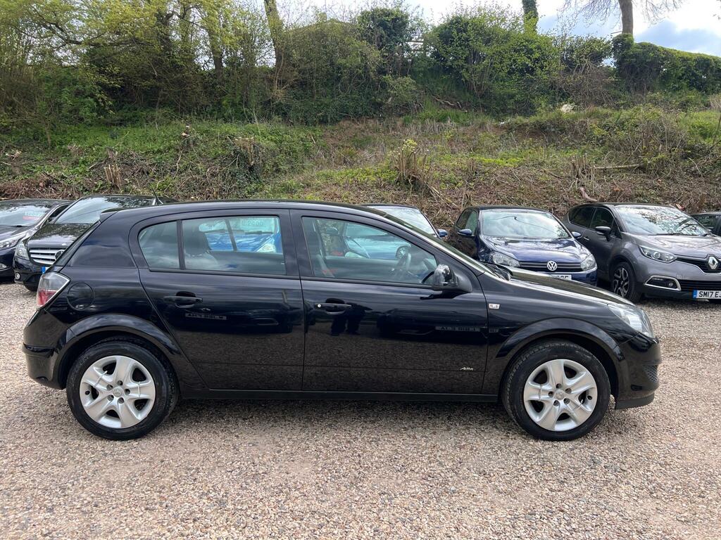 Vauxhall Astra Exclusiv Black #6