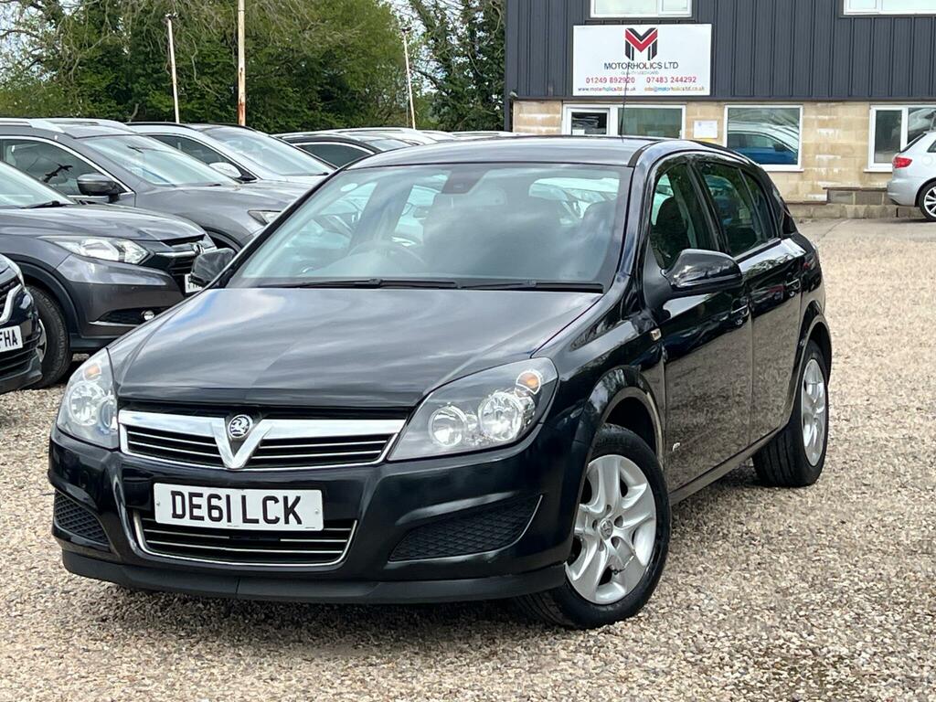 Vauxhall Astra Exclusiv Black #2